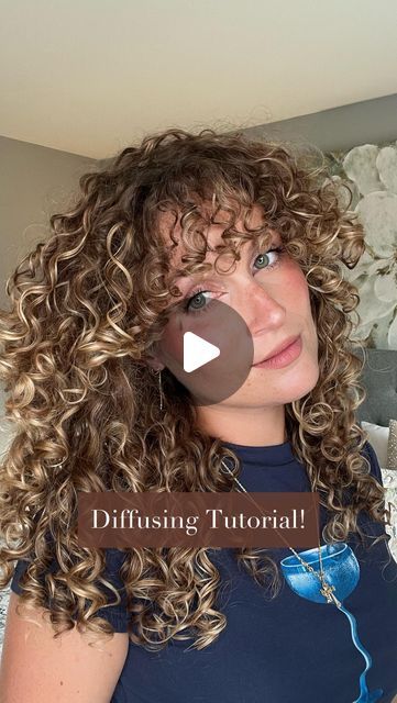 How To Style Curly Hair Without Diffuser, Dyson Diffuser Curly Hair, Crunch Hair Styles, How To Diffuse Curly Hair For Volume, How To Properly Diffuse Curly Hair, Defuse Hair Curls, Medium Hair Styles Curly, How To Dry Curly Hair Without A Diffuser, Curly Hair Tutorial Videos