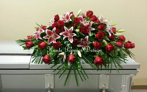 Traditional Stargazer Lily and Red Rose Casket Spray @ hautepoppies.com Rose Casket Spray, Headstones Decorations, Sympathy Floral, Casket Spray, Casket Flowers, Casket Sprays, Grave Flowers, Large Flower Arrangements, Church Flower Arrangements