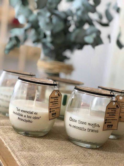 Velas de soja | ecológicas Soy Candle Making Business, Candle Making Studio, Candle Crafts Diy, Candle Making Business, Candles Photography, Cute Candles, Candle Aesthetic, Candle Craft, Candle Packaging