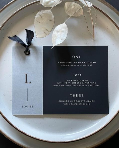 Wedding Stationery Black And White, Black And White Menu Cards, Modern Wedding Menu Design, Vellum Menu Wedding, Modern Place Cards, Black And White Menu Design, Wedding Menu Design Ideas, Black Menu Wedding, Menu Card Design Wedding