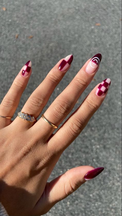 Checker Gel art manicure with a smiley face Minimalist Nails Smiley Face, Juliette Porter Outfits, Smiley Face Checkered Nails, Smiley Face And Checkered Nails, Burgundy Checkered Nails, Easy Gel X Nail Designs, Checkered Smiley Face Nails, Checkerboard Nail Art, Wavy Checkered Nails