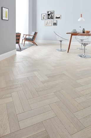 Herringbone Wood Floor in Modern Interior Design Wood Floor Pattern, Types Of Wood Flooring, Oak Parquet Flooring, Sustainable Flooring, Herringbone Wood Floor, Herringbone Wood, Light Hardwood Floors, Rustic Flooring, Wood Floors Wide Plank