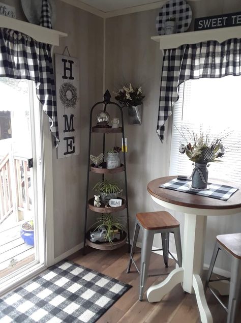 Checkered Curtains, Farmhouse Decor Living Room, Farmhouse Dining Room, Country House Decor, Country Farmhouse Decor, Decor Home Living Room, Easy Home Decor, Farmhouse Dining, Farmhouse Kitchen Decor