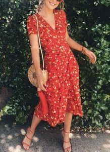 Mode Hippie, Floral Outfit, Red Midi Dress, Mode Inspo, Chic Woman, Looks Vintage, Hippie Style, Outfits Casuales, Latest Fashion For Women