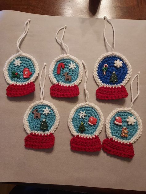 Crochet Snow Globe, Random Acts Of Crochet Kindness, Crochet Kindness, Globe Ornament, Crochet Christmas Ornaments, Im Excited, Snow Globe, Christmas Crochet, Crochet Crafts