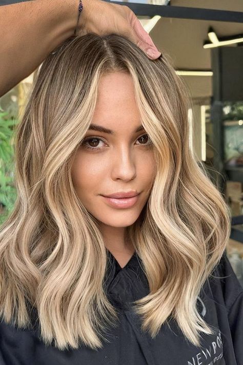 39 Adorable Balayage Hairstyles for Blondes and Brunettes Alike Medium Length Highlighted Hair Blonde, Brown Highlights On Blonde Hair Caramel, Flattering Blonde For Pale Skin, Beach Hair Balayage, Sandy Blonde Lowlights, Light Brown Root Melt To Blonde, Soft Blonde Balayage Brunettes, Balayage Blonde Long Hair, Short Balayage Hair With Layers