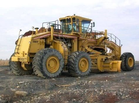 Vehicles Drawing, Rc Construction Equipment, Mighty Machines, Used Construction Equipment, Earth Moving Equipment, Caterpillar Equipment, Big Tractors, Heavy Construction Equipment, New Tractor