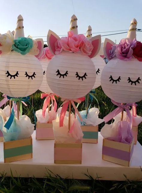 Unicorn Centerpiece, Unicorn Birthday Party Decorations, Unicorn Decor, Fun Decorations, Unicorn Themed Birthday Party, Anniversaire Diy, My Little Pony Party, Unicorn Party Decorations, Party Centerpiece