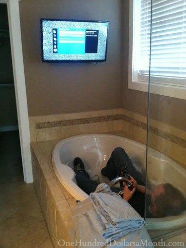 tv on bathroom wall Tv Bathtub, Tv Over Bathtub, Bathroom Tv Ideas Bathtubs, Tv In The Bathroom, Bathroom With Tv Ideas, Tv Above Bathtub, Bathtub With Tv, Tv Bathroom, Tv In Bathroom Ideas