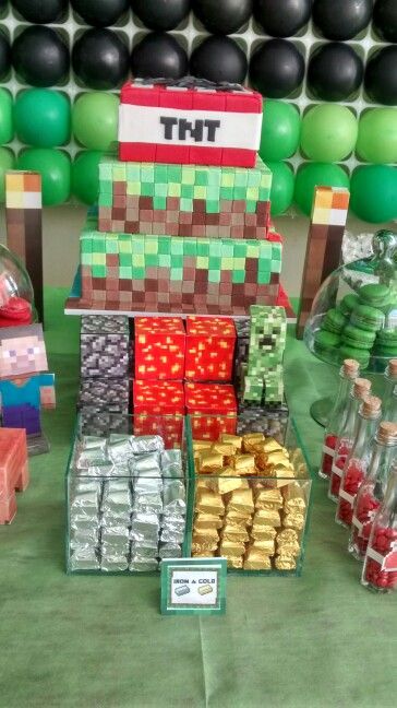 Minecraft Pool Party Ideas, Minecraft Pool Party, Minecraft Pool, Minecraft Birthday Decorations, Minecraft Bday, Pool Party Ideas, Swim Party, Minecraft Birthday, Pool Birthday Party