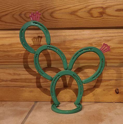 Horseshoe Cactus, Welding Projects Ideas, Horseshoe Crafts Projects, Welding Crafts, Horseshoe Projects, Horseshoe Decor, Horseshoe Crafts, Welding Art Projects, Diy Welding