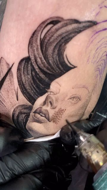 3rl Tattoo, Process Tattoo, Tattoo Machine Tattoo, Tattoo Process, Tattoo Shading, Machine Tattoo, Harley Quinn Artwork, Tattoo Machines, Tattoo Equipment