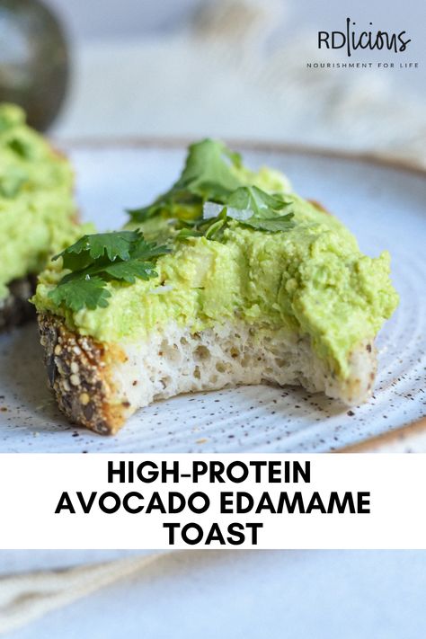 Sourdough bread topped with creamy bright green avocado/edamame mash, flaky sea salt, and fresh cilantro Edamame Breakfast Recipe, Edamame Avocado Toast, Protein Avocado Toast, Edamame Breakfast, High Protein Avocado Toast, Edamame Toast, Wellness Snacks, Edamame Snack, Avocado Snack