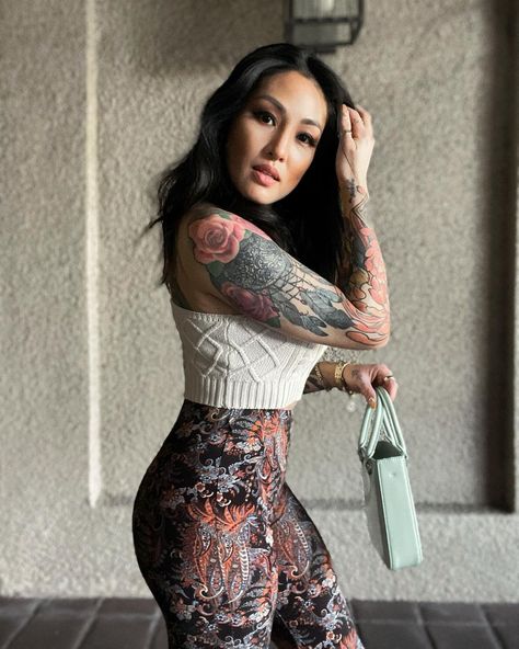 Heavy Tattoo, Tattooed People, Female Tattoo Models, The Gambit, Straight Layered Hair, Female Tattoos, Tattoed Women, Tattooed Women, Body Suit Tattoo