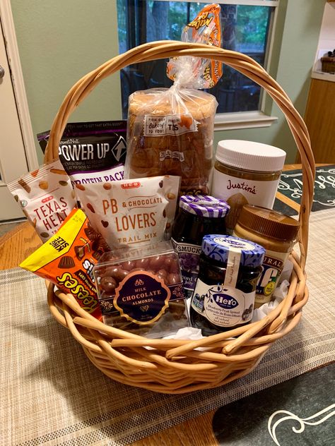 Peanut Butter Gift Basket, Jelly Basket Ideas, Jelly Gift Basket Ideas, Jam Gift Basket, Dinner Gift Basket, Raffle Gift Basket Ideas, Jelly Gift, Chocolate Trail Mix, Food Gift Basket