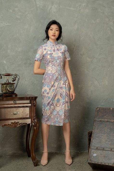 Cheongsam Dress Pattern, Batik Modern Fashion Style, Dress Batik Modern, Collar Dress Pattern, Model Dress Batik, Batik Dress Modern, Thai Silk Dresses, Batik Clothing, Singapore Fashion