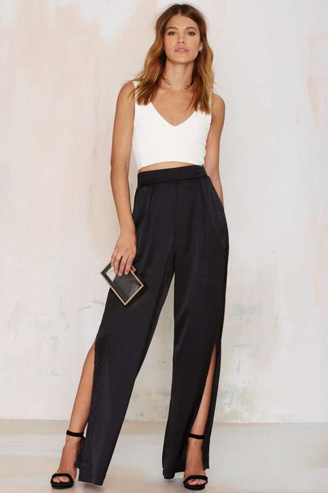 Wide Leg Pants == Roa Dresses, Cosmopolitan Style, White Linen Pants, See Ya, Wide Pants, Leg Pants, Wide Leg Pants, Armoire, A Woman