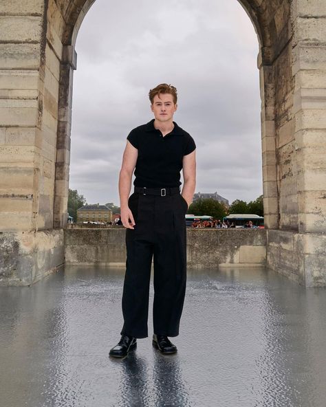 Guests arrive for the LOEWE Spring Summer 2024 women’s runway show held at Château de Vincennes in Paris. #LOEWE #LOEWESS24 | Instagram Heartstopper Cast, Kit Conner, Cute Ipod Cases, Lord Help, Heart Stopper, Baby Kit, Fan Girl, Kit Kat, Spring Summer 2024