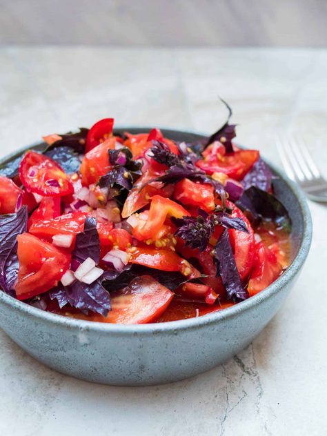 Tomato salad with purple basil Purple Basil Recipe, Purple Basil, Basil Recipes, Seasonal Ingredients, Middle Eastern Recipes, Tomato Salad, Healthy Salad Recipes, Healthy Salads, Delicious Salads