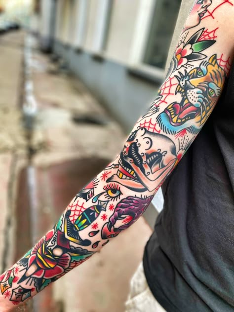 Tattoo Sleeve Fillers, Tattoo Women Butterfly, Tattoo Sleeve Filler Ideas, Sleeve Filler Ideas, Traditional Tattoo Sleeve Filler, Finger Tattoo Minimalist, Artist Tattoo Ideas, Traditional Tattoo Filler, Tattoo Ideas Meaningful