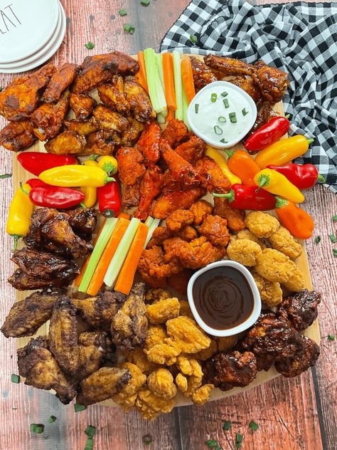 Pizza Dinner Party, Buffalo Chicken Wing Dip, Chicken Wing Dip, Teriyaki Wings, Honey Bbq Wings, Wings Recipe Buffalo, Buffalo Chicken Casserole, Frozen Chicken Nuggets, Pizza Dinner