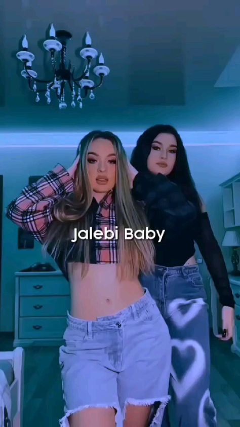 Instagram Dance Reels, Trending Dance Reels, Instagram Reels Dance, Dance Video Song, Jalebi Baby, Couple Dance Songs, Dance Reels, Snap Dance, Reel Dance