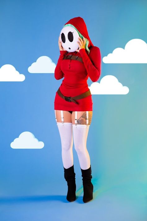 Gender Bend Cosplay, Super Mario Costumes, Princess Peach Cosplay, Mario Cosplay, Peach Cosplay, Mario Costume, Cartoon Cosplay, Video Game Cosplay, Shy Guy