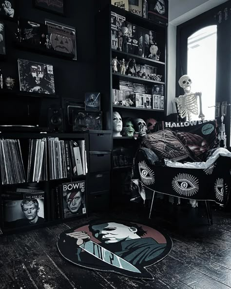 Simply ✨obsessed✨ with this interior 🖤 📷courtneygammage #gothichome #gothichouse #gothicküche #gothicliving #blackkitchen #blackpurplekitchen #purplegothic Metal Head Room, Beds Lights, Kitchen Gothic, Bedroom 90s, Home Haunted House, Goth Living Room, Spooky Bedroom, Castle Gothic, Dark Maximalism