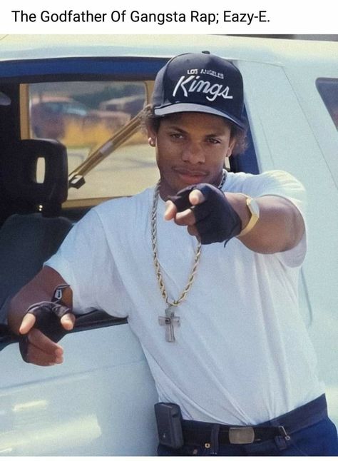 Eazy E 90s, Old School Rap Aesthetic, Gangsta Rapper, Hiphop 90s, Hip Hop Images, 90s Rappers Aesthetic, Hip Hop Aesthetic, 90s Rappers, Estilo Cholo