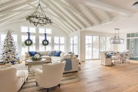 Mt Tamborine, Lake House Living Room, Cabin Loft, Lilly Pad, 3 Sisters, Coastal Living Rooms, White Christmas Decor, Coastal Cottage, Farmhouse Living