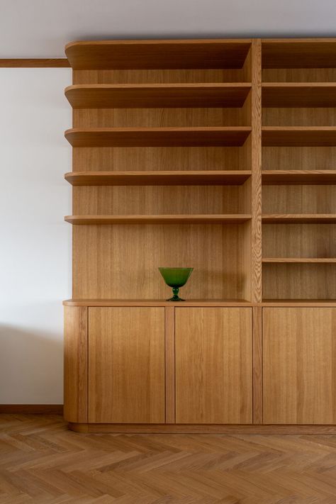 Floor To Ceiling Shelving, Modern Classic Apartment, Katie Lockhart, Noguchi Lamp, Classic Apartment, Modern Classic Interior, Wood Parquet Flooring, Cabinet Medical, Marble Inlay