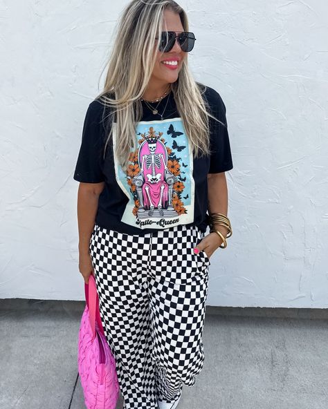 Last day to grab this exclusive preorder 🤩 The Tee, The Pants & the Bag-I’m obsessed with it all!! Only on our site! Rocker Outfits, Postpartum Wardrobe, Plus Size Grunge, Game Day Looks, Fashion Brenda, Easy Fits, Checker Pants, Closet Clutter, Big T Shirt