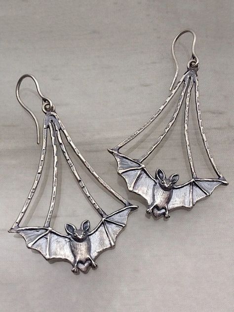 1pair Vintage Bat Dangle EarringsI discovered amazing products on SHEIN.com, come check them out! Flying Bats, Bat Earrings, Vintage Earring, 3 Women, Hoop Earrings Style, Boho Style Jewelry, Punk Jewelry, Estilo Hip Hop, Party Earrings