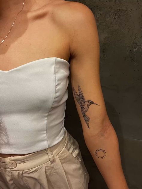 Grandparents Signature Tattoo, Hummingbird Tattoo Bicep, Hummingbird Tattoo Upper Arm, Humming Bird With Flower Tattoo, Hummingbird Tattoo Inner Arm, Cute Bird Tattoos For Women, Bird And Bee Tattoo, Delicate Butterfly Tattoo Simple, Hummingbird Tattoo On Arm