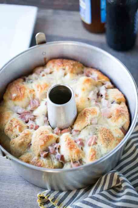 12 Savory Monkey Breads to Try This Holiday Season – SheKnows Biscuit Monkey Bread, Apple Monkey Bread, Savory Monkey Bread, Monkey Bread Recipe Easy, Cinnamon Monkey Bread, Easy Monkey Bread, Cinnamon Roll Monkey Bread, Monkey Bread Recipe, Ham And Swiss