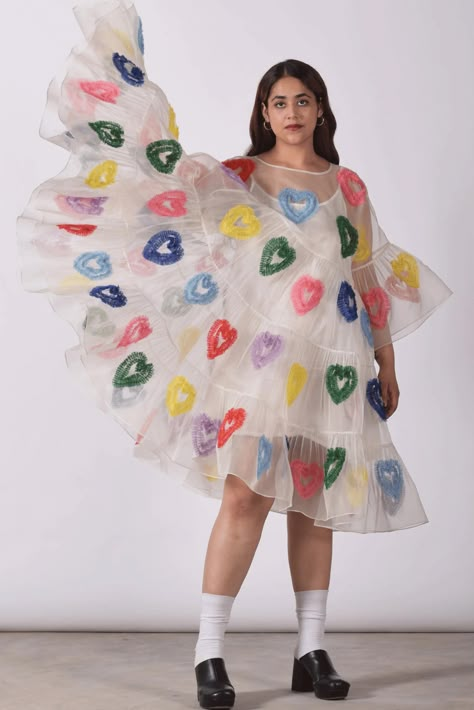 Funky Dresses, Tier Dress, Dopamine Dressing, Organza Dress, Heart Dress, Playing Dress Up, Colorful Fashion, Dress White, Vestidos De Fiesta