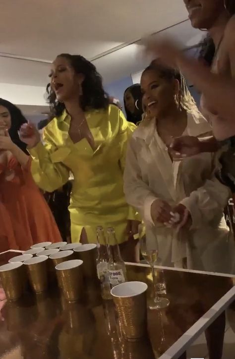 What it's like partying with Rihanna at a Fenty Beauty event 💋 Influencer Event, Beauty Event, Beer Pong, Beauty Influencer, Instagram Ideas, Fenty Beauty, City Girl, Karaoke, Rihanna