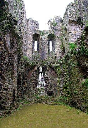 ruins of Middleham Castle Vila Medieval, Edward Iv, British Castles, Castle Home, Beautiful Ruins, English Castles, Abandoned Castles, Wars Of The Roses, Richard Iii