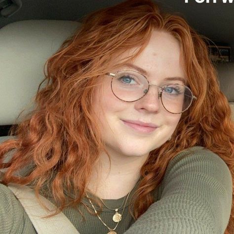 Redhead Character Inspiration, Red Hair And Glasses, Hair And Glasses, Red Hair Freckles, Ginger Women, Red Haired Beauty, Beautiful Red Hair, Ginger Girls, Girls With Red Hair