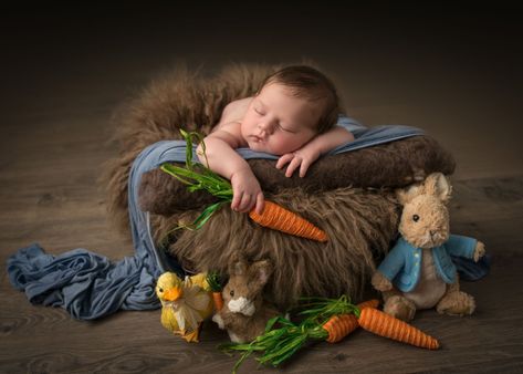 Easter Baby Photoshoot, Easter Family Pictures, Baby Easter Pictures, Easter Baby Photos, Baby Boy Easter, Easter Photoshoot, Easter Photography, Newborn Photography Boy, Newborn Photography Poses