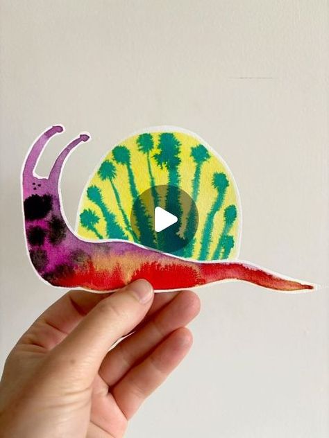 Little Artists | Art Education Projects on Instagram: "This is your sign to try drawing inks in the classroom or home this school year! They’ve always been a favourite of mine for their vibrancy, colour mixing opportunities and pure magic for children during lesson demonstrations 🤩 our ink snail project is a great introduction to using them (for big and little artists!). Our video tutorial is available in our online classroom now, follow the link in bio to sign up and start making today 👩‍🎨🌈🎨 #thelittleartistsroom" Art Education Projects, Snail Art, Colour Mixing, Online Classroom, In The Classroom, Art Education, The Classroom, Artist Art, 2nd Grade