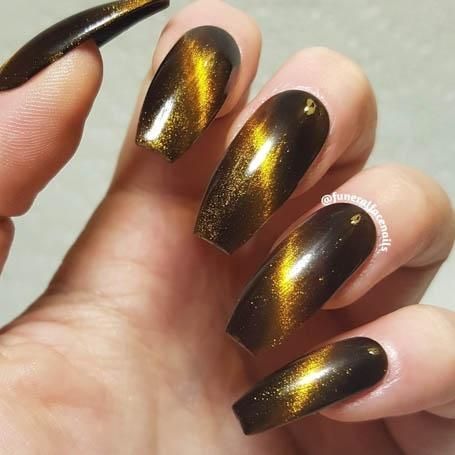 Black Gel Polish, Black And Gold Nails, Fly Nails, Snowflake Nail, Cat Eye Colors, Blessed Wednesday, Madam Glam, Sculpted Nails, Eye Nails