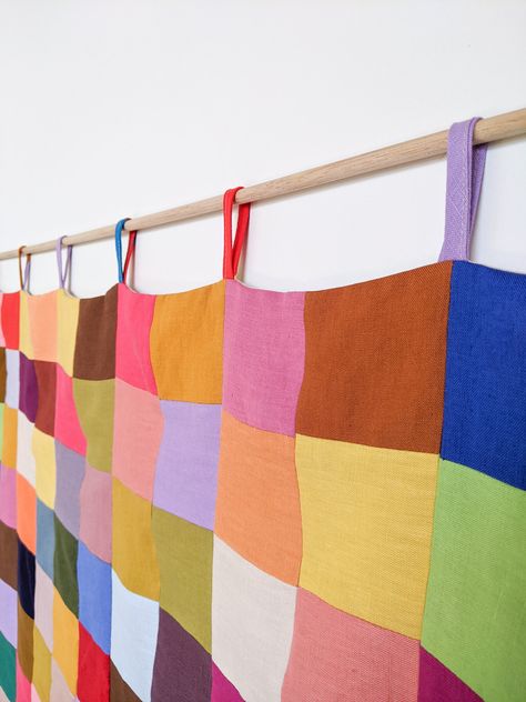 DIY Rainbow Check Wall Hanging — DIY Daisy Sewing Wall Hanging, Patchwork Wall Art, Knitted Wall Hanging, Wall Quilts Hanging, Knit Wall Hanging, Diy Daisy, Patchwork Art, Colorful Hairstyles, Wall Fabric