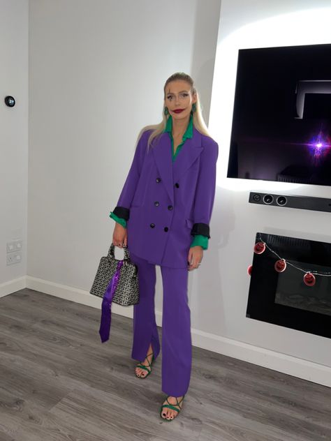 Purple co-ord suit with green shirt. Joker make up.
Paired with green heels and bag. Suit With Green Shirt, Joker Purple Suit, The Joker Outfit, Green And Purple Outfit, Joker Purple, Joker Outfit, Outfit For Halloween, Co Ord Suit, Purple Suit