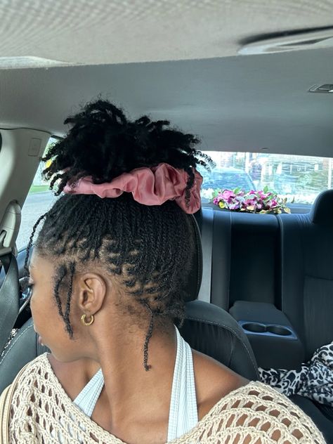 Starter Sister Locs On Short Hair, Microtwist Natural Hair, Micro Loc Hairstyles, Micro Locs Styles, Mini Twists Natural Hair, Mini Braids, Natural Wedding Hairstyles, Micro Locs, Sister Locs