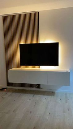 Wall Painting Tv Room, Wooden Panels Behind Tv, Wood Slat Living Room, Living Room Panelling Tv, Panelling Around Tv, Acoustic Panels Living Room, Slat Wall Behind Tv, Panel Behind Tv, Panelling Behind Tv