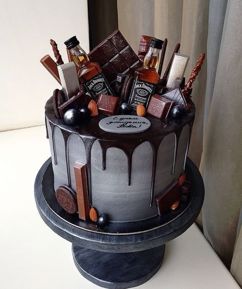 Liquor Cake, Torte Creative, Tårta Design, Alcohol Cake, Birthday Cake For Him, 21st Birthday Cakes, Birthday Cakes For Men, Beautiful Birthday Cakes, Crazy Cakes