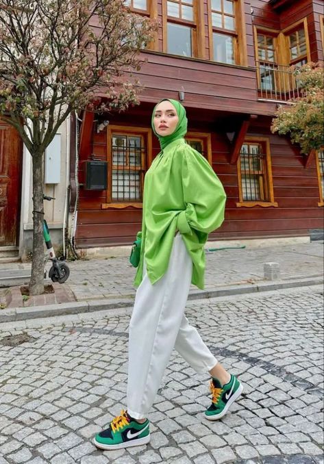 Explore hijab outfit 2024 ideas, including casual, formal, and sporty styles. Stay ahead of fashion trends with chic and modest Muslim fashion. Find the perfect hijab outfit for 2024, featuring black, pink, and brown hues. Elevate your style with elegant and stylish options, and explore trendy hijab fashion for all occasions. Green Hijab Outfit, Modest Fashion Ideas, Stylish Tops Fashion, Modest Muslim Fashion, Mix And Match Outfits Hijab, Casual Denim Outfits, Hijab Fashion Summer, Modest Casual Outfits, Blazer Outfits Casual