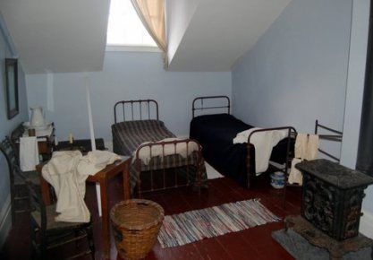 Narrow Stairway, Castlemaine Victoria, 1920s Bedroom, Servants Quarters, Victorian Bedroom, Bedroom Furnishings, House Museum, Victoria Australia, Bedroom Interior