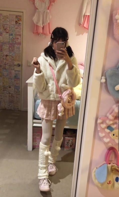 Pink Outfits Cutecore, Kawaii Style Outfits Pink, Animecore Outfit Aesthetic, Kawaii Core Outfit Pink, Kawaii Outfits For Winter, Harajuku Outfits Kawaii, Cute Core Outfit Pink, Kawaii Winter Clothes, Pink Kawaii Clothes